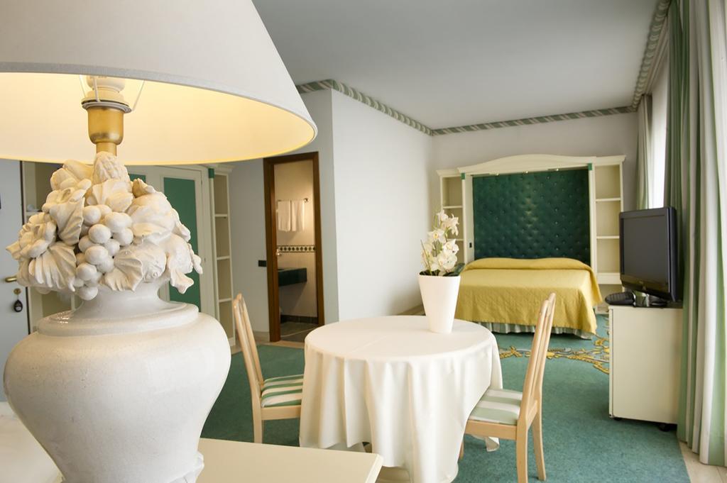 Aris Garden Hotel Casal Palocco Exterior photo
