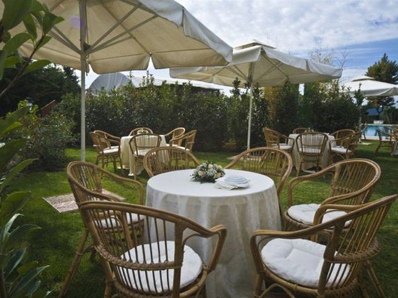Aris Garden Hotel Casal Palocco Exterior photo