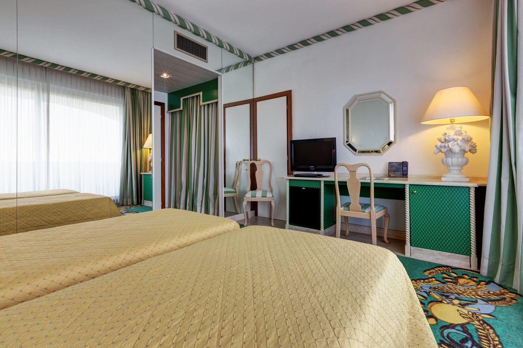 Aris Garden Hotel Casal Palocco Exterior photo
