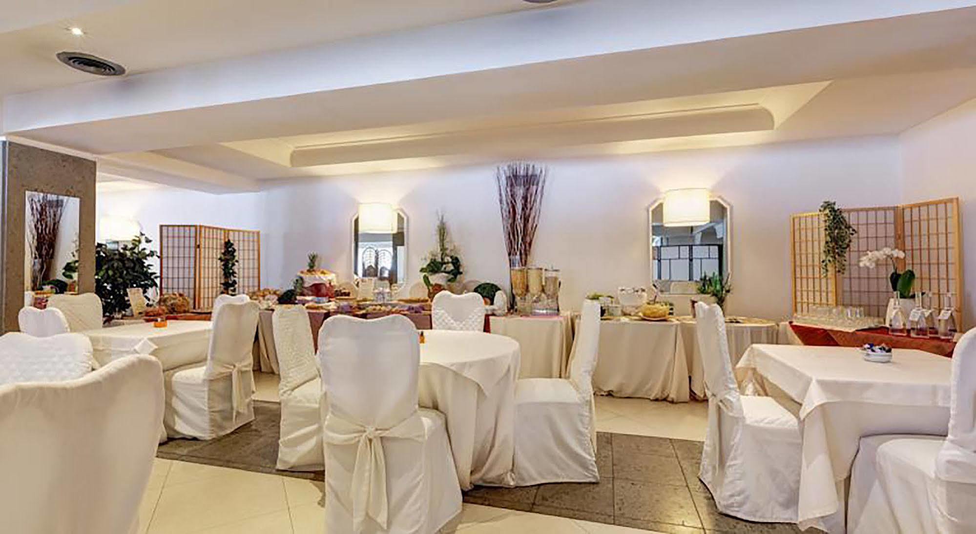 Aris Garden Hotel Casal Palocco Exterior photo